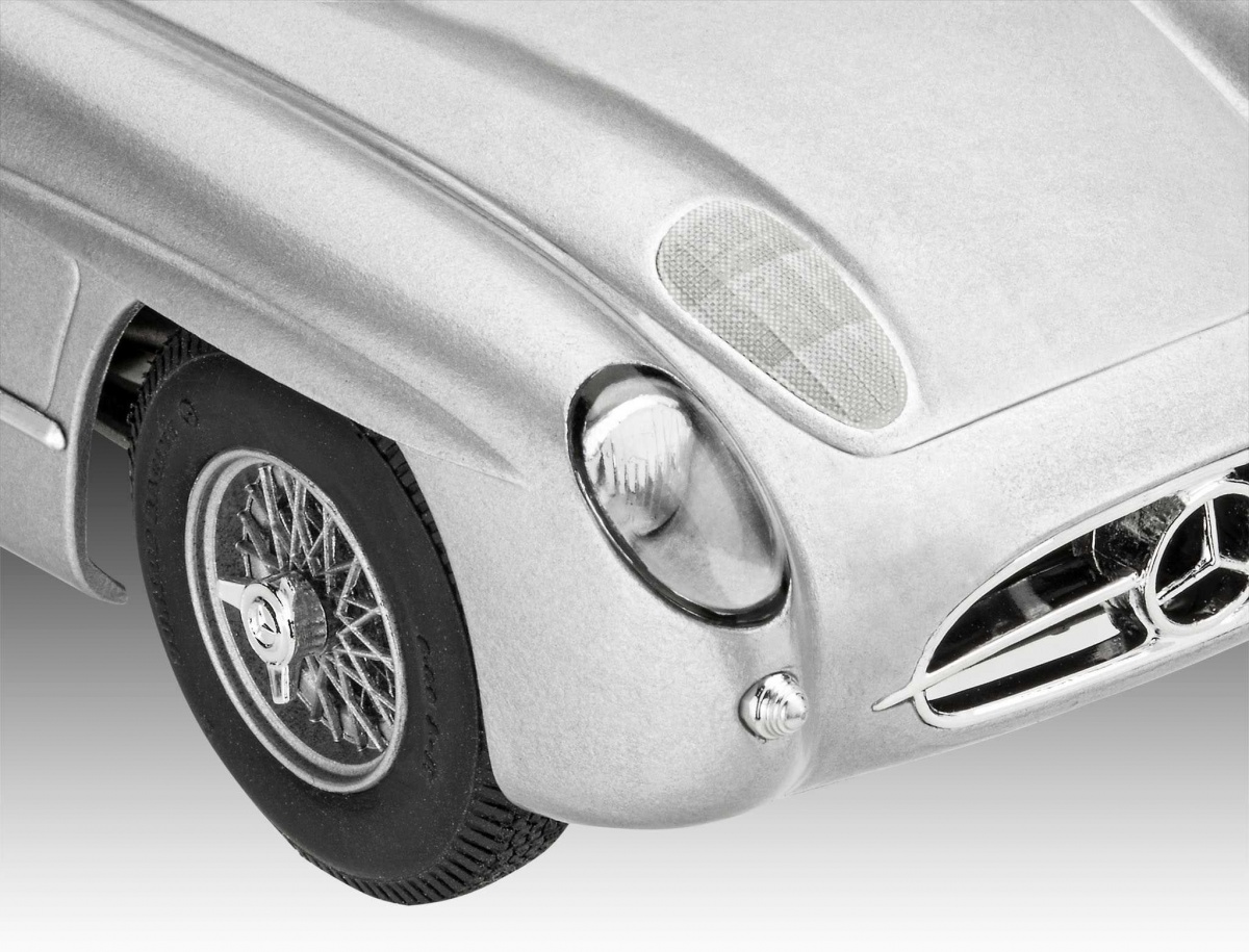 KIT PARA MONTAR REVELL MERCEDES-BENZ 300 SLR UHLENHAUT COUPÉ 1/24